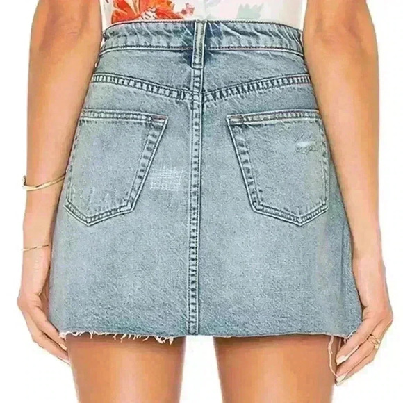 We The Free Womens Light Wash Distressed Denim Frayed Hem Mini Skirt Size 30 - Picture 7 of 9